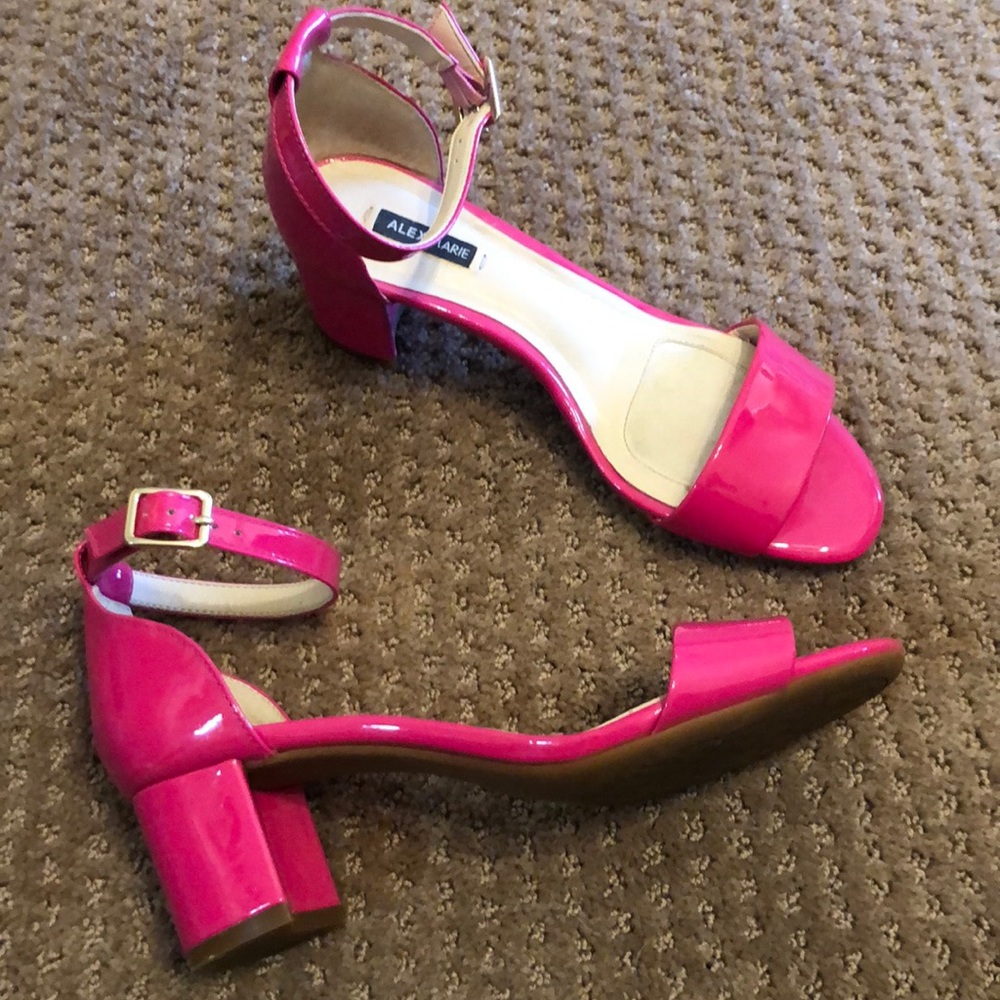 Fabulous pink patent sandals - EUC - size 6